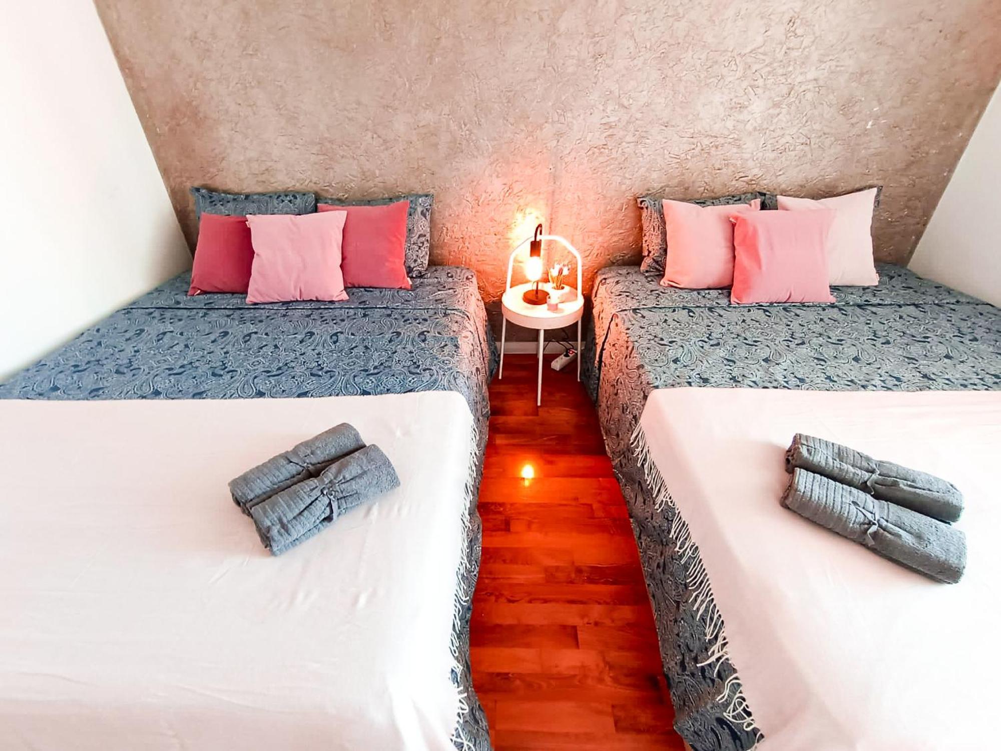 By Urquinaona Private Rooms Barselona Dış mekan fotoğraf