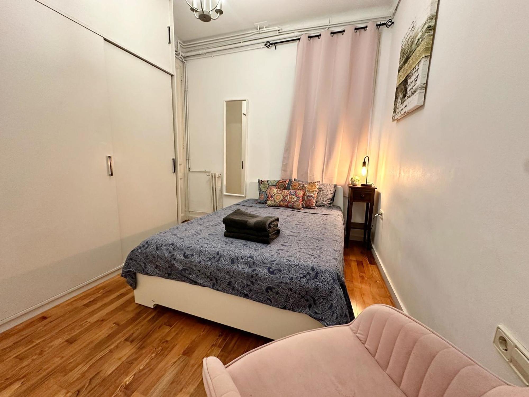 By Urquinaona Private Rooms Barselona Dış mekan fotoğraf